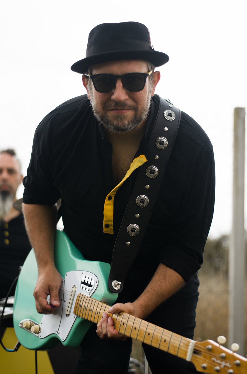 Buen Martes! 💛🖤

#Humanosdeapie #banda #Musica #Argentina #Rock