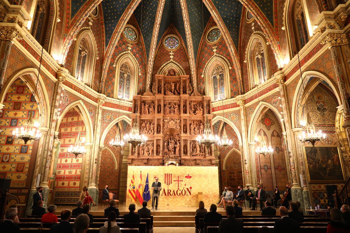 JLambanM's tweet photo. #DíaAragon en #Teruel, con #MedallaMeritoCultural a la #FundacionBodasIsabel: talento, creatividad, tradición tratada con respeto y convertida en notoriedad para la ciudad, riqueza y diversión. #Aragon, un gran #ProyectoComun, con #Teruel como pieza fundamental #EstatutoAutonomia https://t.co/RWKdfeDzqk