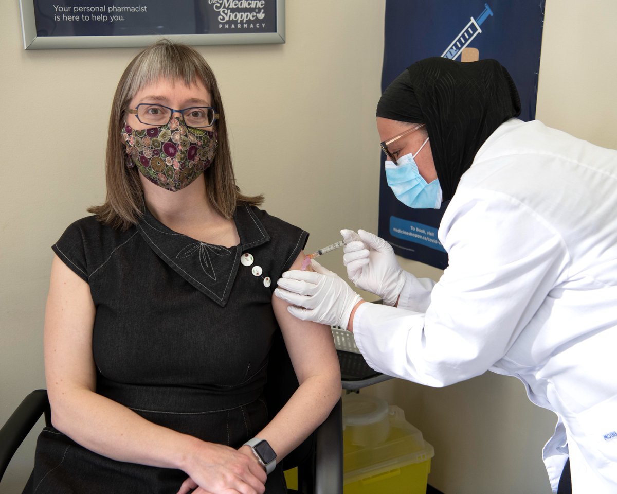 I am proud today to be among the Albertans now eligible to receive the AstraZeneca vaccine. By choosing to be immunized, I am protecting myself, my family & my community. AZ remains a smart choice if you are 40+ & not part of phase 2B/C so you can get your vaccine quickly. (1/3)