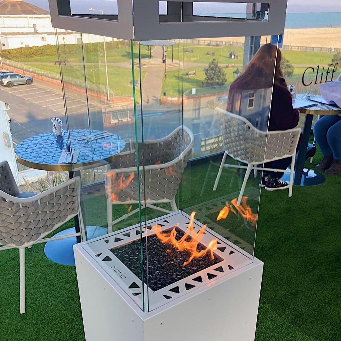 New heaters for those chiller nights! Our terrace is equipped for all kinds of weather 🙌🏼.
.
.
.
#comerainorcomeshine #thecliffhotel #thecliff #gorlestononsea #gorlestonbeach #terrace #outdoorterrace #outdoordining #norfolk #norfolkrestaurants #norfolkhotel #norfolkcoast