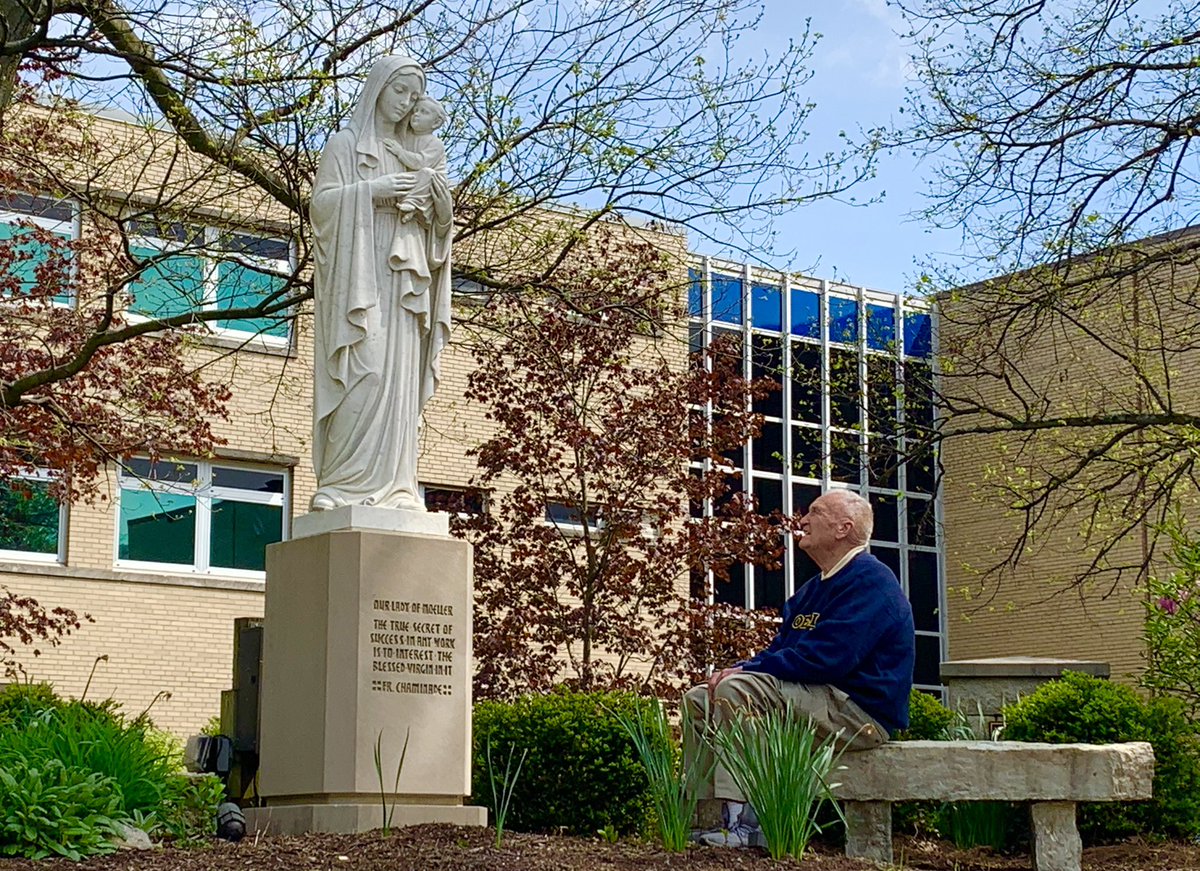 BigMoBarrett's tweet photo. Coach Faust spending time with the Blessed Mother. #MoellerFamily #MarianistTradition https://t.co/iR2vqBRyOe