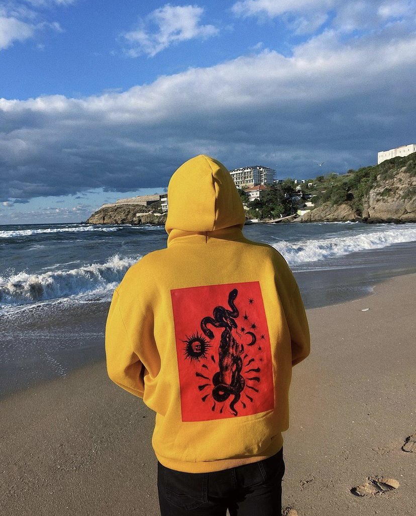 Officialcheo's tweet photo. Harika bir çekilişle sizlerleyiz!🥳
Aranızdan 5 kişiye görsellerdeki seçeceği hoodiemizi hediye ediyoruz! Çekilişimize katılmak için bizi takip edip, bu tweeti retweetlemek ve beğenmeniz yeterli. Şimdiden herkese bol şanslar👊🏽 https://t.co/vB6u482nle
