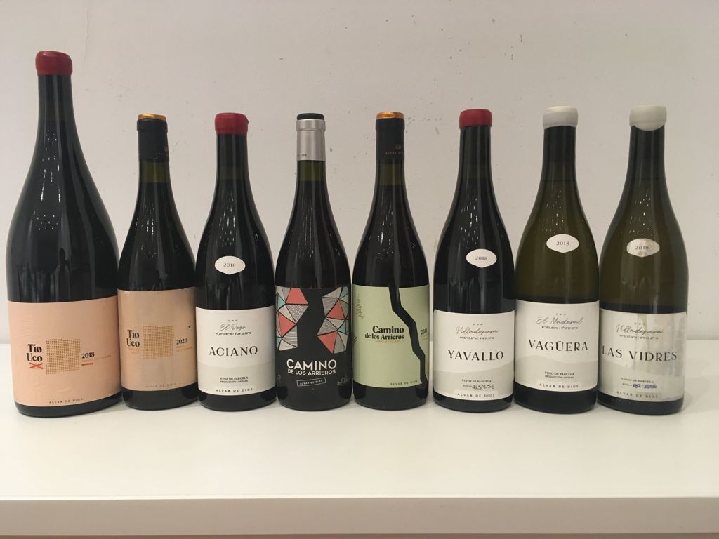 Siempre enriquecedor poder seguir apoyando a esa fantástica cantera de profesionales que despunta en la escena vinícola de nuestro país. Hoy, turno para Alvar de Dios <a href="/Alvar96tupi/">Alvar de dios</a> y un catálogo 🔝 viñador para disfrutar🥂🥂
