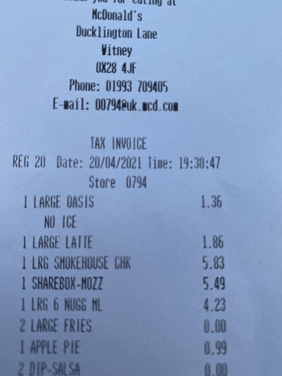 Lady_Cupcakez's tweet photo. Bad show @McDonaldsUK... Took advantage of the 20% off deal as a treat tonight, being that we rarely go out given Covid &amp; served an Apple Pie that should have been discarded 1hr 44m prior to arriving! #BadService #PoorService #DiscardOnTime #ShameOnYou #McDonalds   #McDonaldsFail https://t.co/hj8vW8I5GZ