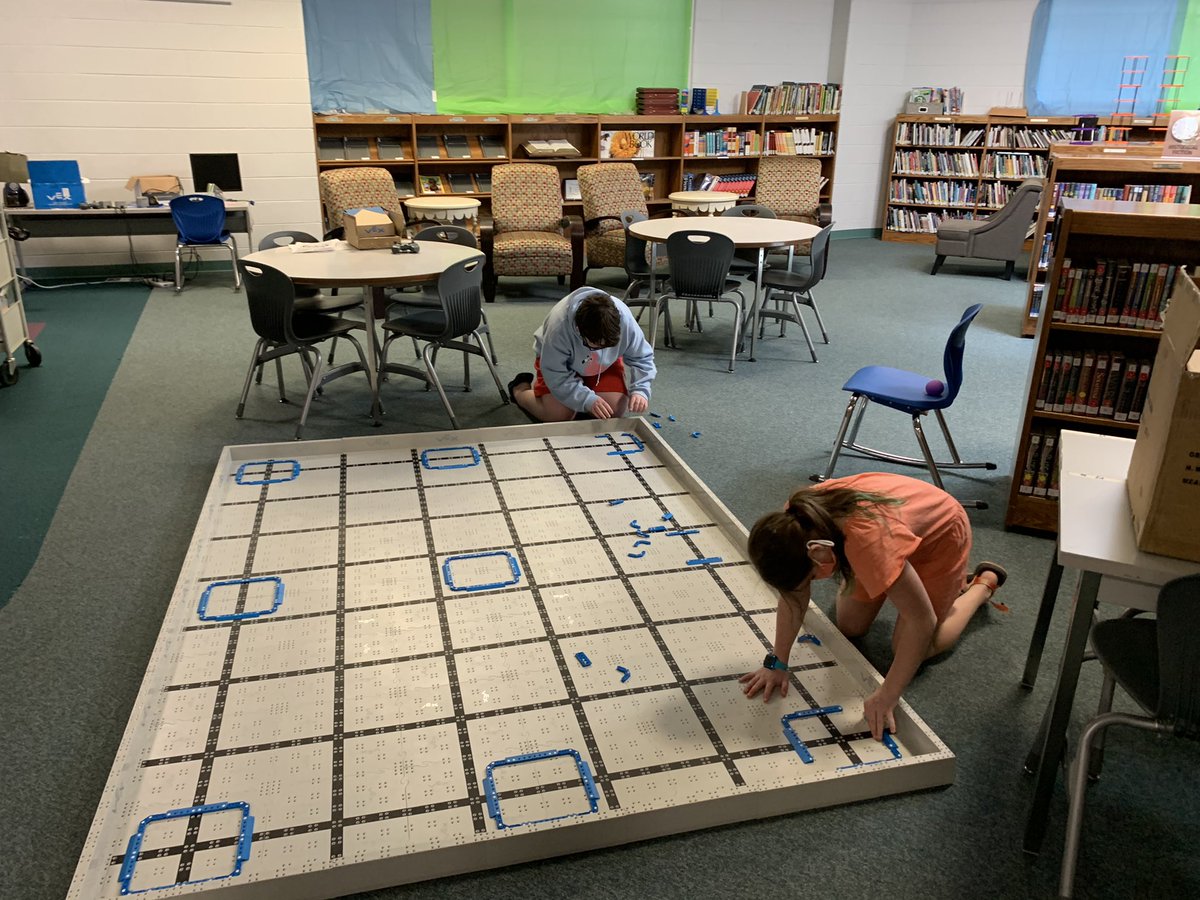 jsms_robotics's tweet image. We wrapped up our Vex season today. Disassembled our robots and playing field and celebrated our season. Thank you @CinnamonDr for your support. @KCS_Sevier @VEXRobotics @KCS_STREAM @SeymourKelli