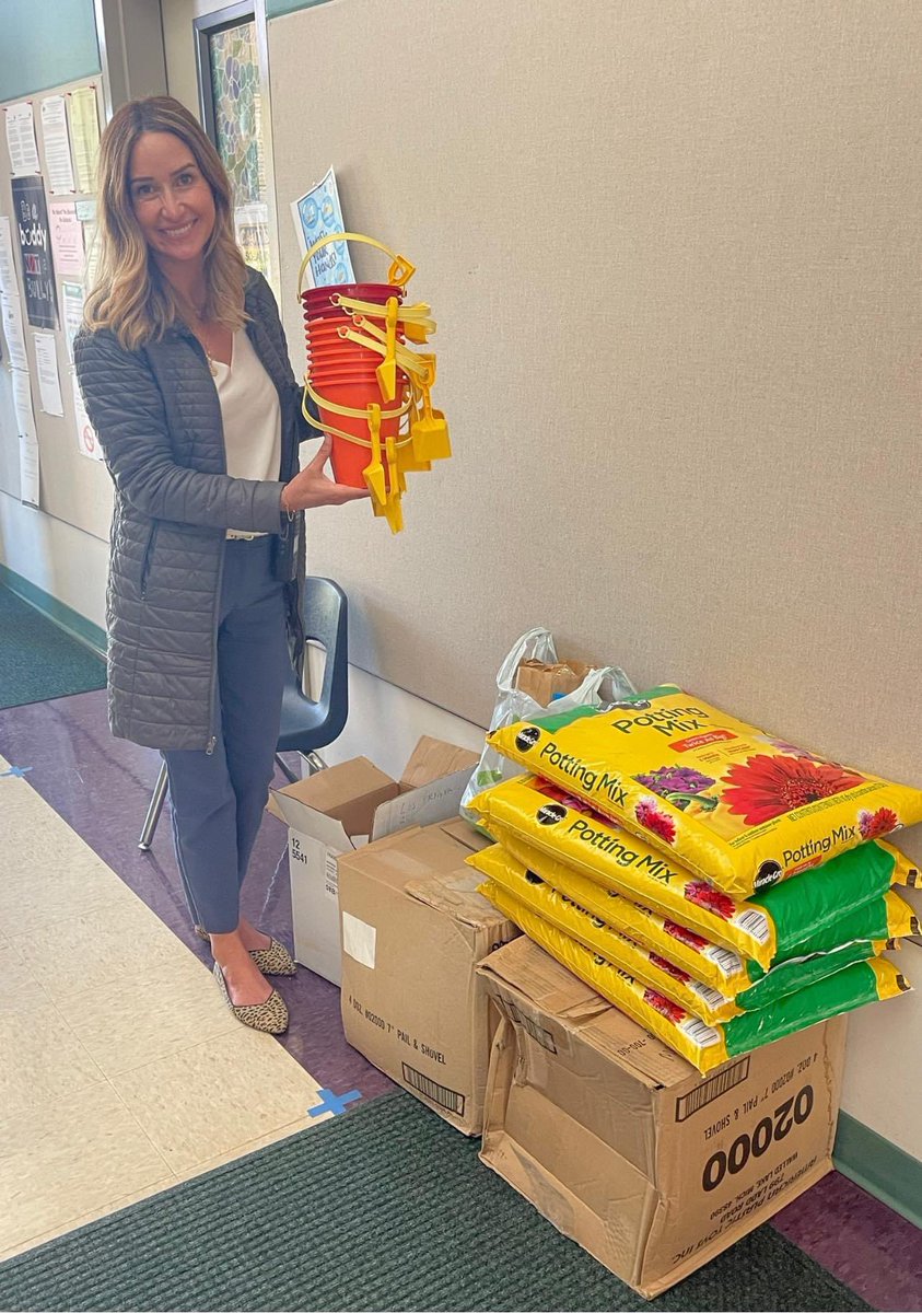 A special thank you to the Camarillo Rotary Club for donating gardening resources to our 2nd grade teachers across the district! <a href="/CamarilloRotary/">Camarillo Rotary Club</a> #pvproud