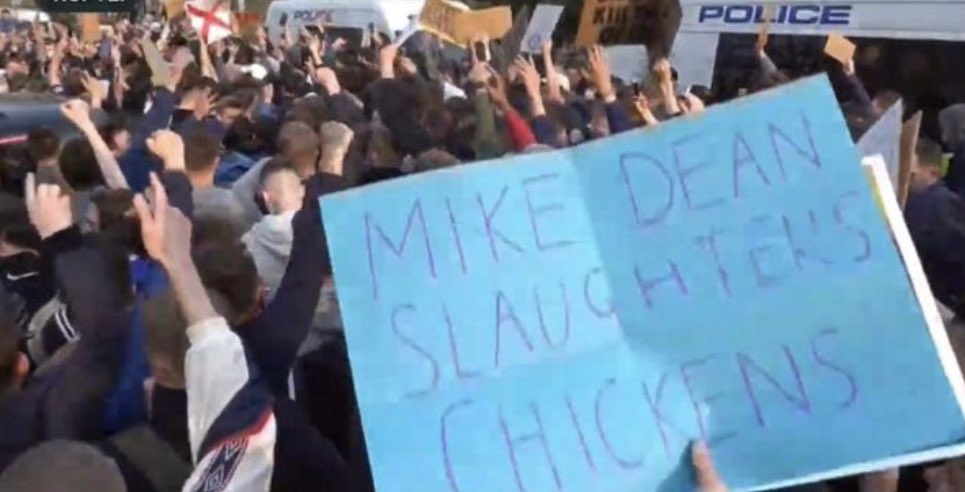 paddypower's tweet image. Still trying to work out this banner outside Stamford Bridge earlier.