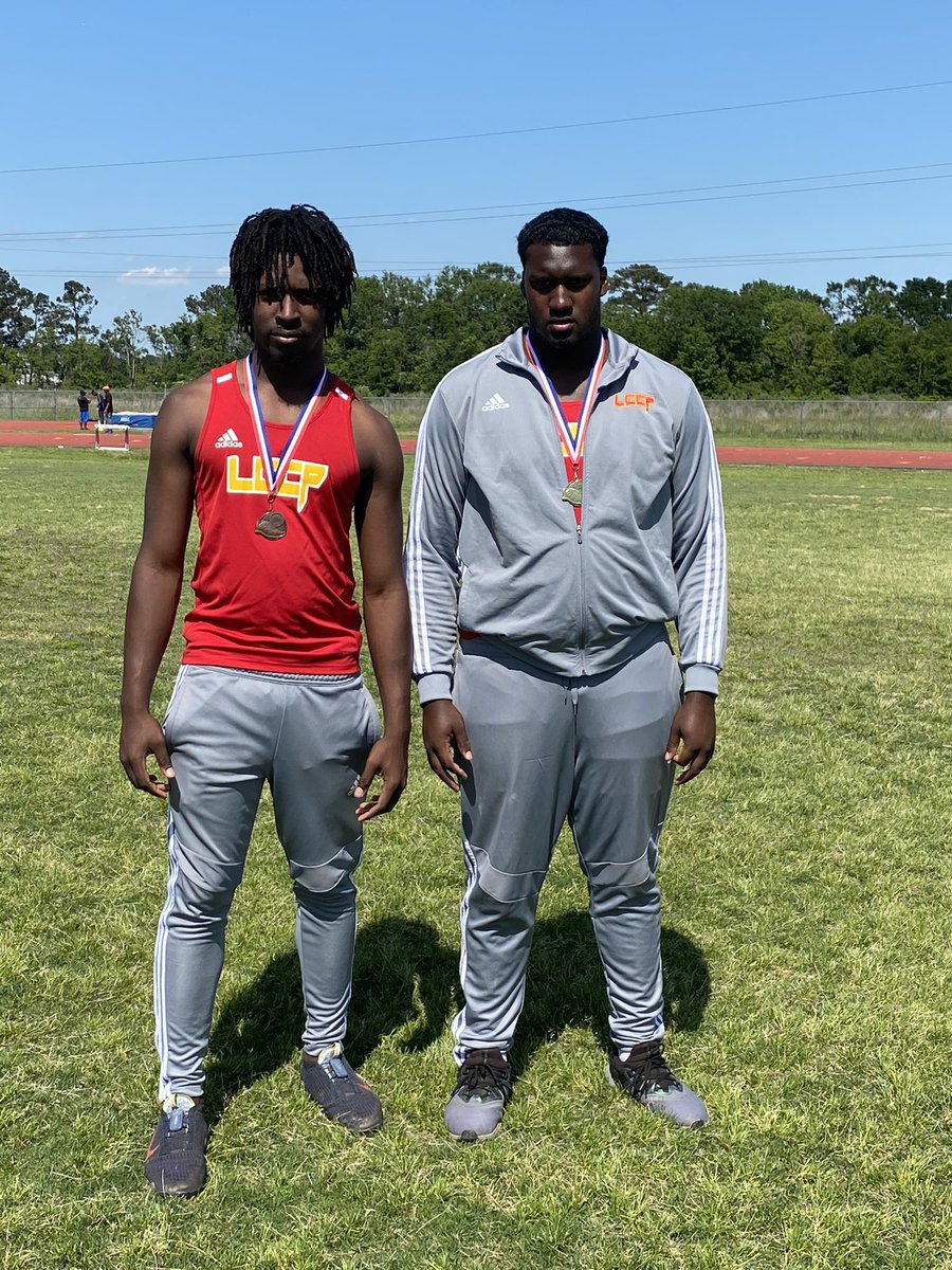 CoachTCaheeII's tweet photo. District 4-3A Track Meet
Boys Discus
🥇 - @MarcusF_75 (130’ 7”)
🥉- @darealdarius20 ( 116’ 4”)
#LCCPTrackAndField #PrepWay
@FalandoSimon | @CoachSwerv23
@FLHarrison3 | @CoachPipe15 https://t.co/Bkmc30rOXi
