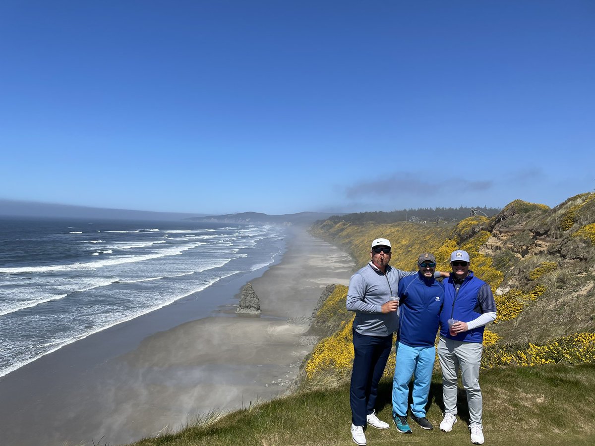 cbinjax's tweet photo. The golf, the views, the friendship. What an epic first trip to @BandonDunesGolf already can’t wait to go back. @TheReal_PWilly @judsonlaipply https://t.co/cpB1JRJtcU