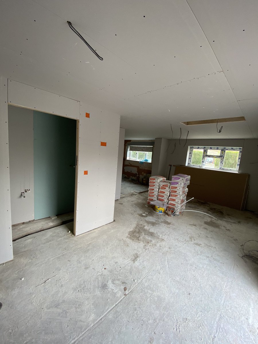 IAPlimited's tweet photo. Away from the usual new build site work today on this stunning two story extension in Cheshire. Boarded, dabbed and chasing outs bonded up ready for plastering in the morning. #plastering #extensions #renovation https://t.co/HXwJqNHwly