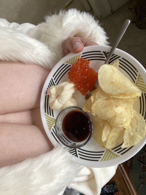 bathtub munchie plate ✅ pre-roll > 35% ✅ orgasm?!?! ✅✅✅  LIVE AT 4ish PM CST  💨 https://t.co/zV3g5fIhIz<a href="/tag/workout"class="tags"><span>#workout</span></a><a href="/tag/goodmorning"class="tags"><span>#goodmorning</span></a>