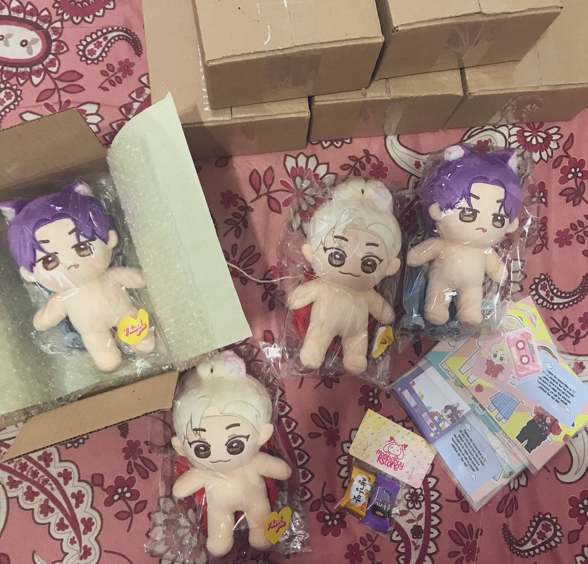 I’m packing the dolls and I’m totally amazed 🥺 Hotokku & Kkungku are precious and cute @Minokku_DollZ Thank you so much for your hard work ✨ #monxkudollz