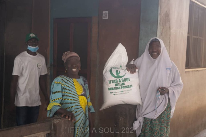 They are smiling because of you and your donations.

May Allāh ease your affairs for you, too and grant you peace of mind.

Thank you. 

JazakumuLlahu khayran. 

#Ramadan2021 #IftarASoul #FeedASoul