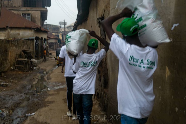As usual we enter the nooks and crannies to deliver the food packages to our target group (those incapacitated to feed themselves - sick, aged and disabled people, etc)

#Ramadan2021 #IftarASoul #FeedASoul