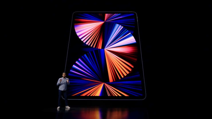 JuventudTecnica's tweet photo. 🍎📲Algunas actualizaciones de la presentación de @Apple #AppleEvent
📱Los #iPadPros obtendrán el chip M1 de las computadoras de escritorio. Algunos modelos incluirán soporte 5G. Estarán disponibles para pedidos anticipados el 30/4 y se enviarán a fines de mayo.
(Abrimos hilo) https://t.co/mK9ZvvteCz