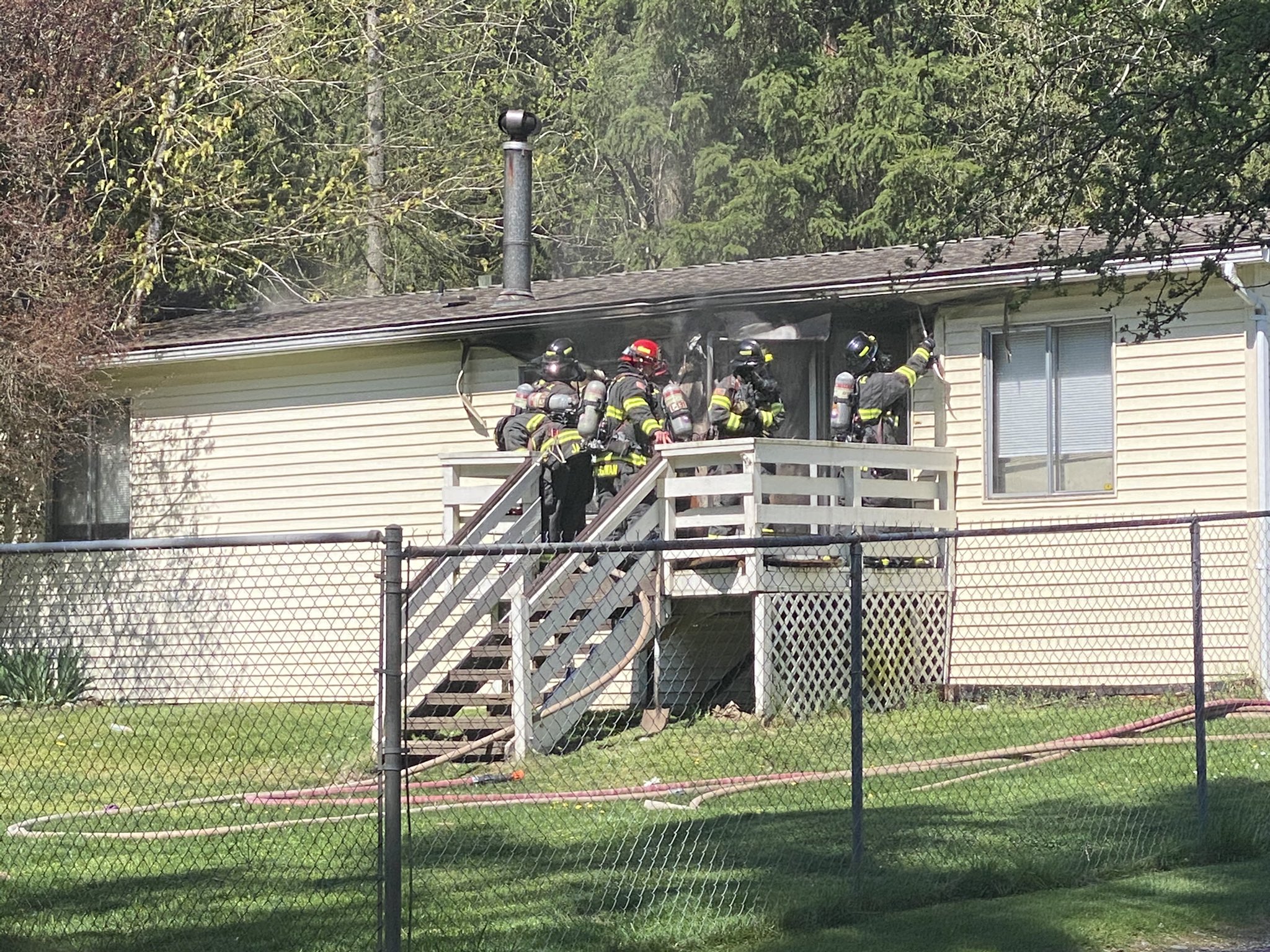 Woodinville Fire on Twitter "Units on scene of a working fire on 18400