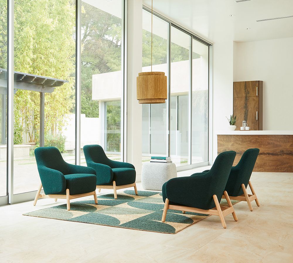 Dava lounge conveys a relaxed state of being to face the day ahead with ease. Offered in two back heights and with a metal swivel or wood leg base. buff.ly/3v7gNnG
.
.
#arcadiacontract #loungeseating #interiordesigninspiration