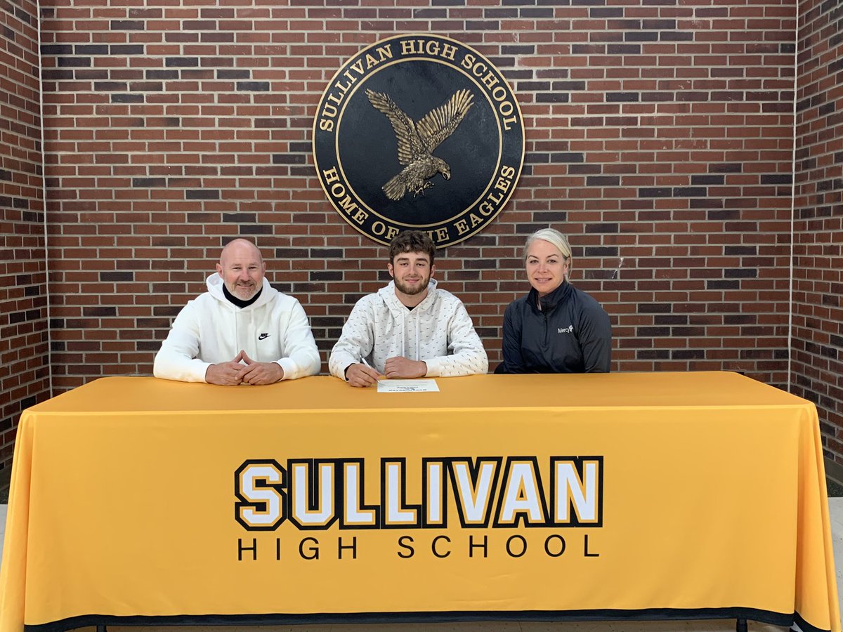 sullivaneagles's tweet photo. Congratulations to Dillon Farrell for signing with Westminster College to continue his Football career. https://t.co/2MHRBQvPpf