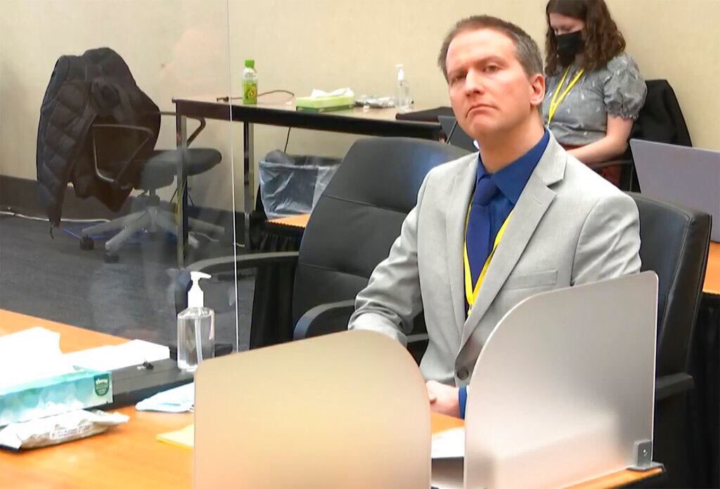 BREAKING
Chauvin has been found guilty of 2nd-degree murder, 3rd-degree murder, and 2nd-degree manslaughter in the death of George Floyd. The jury decision was read by the judge just after 5 p.m. Tuesday.

Read more: butlereagle.com/article/202104…