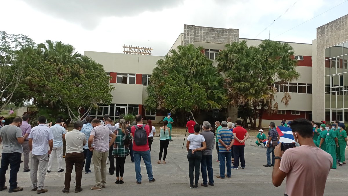 san_osiel's tweet photo. Con mucha alegría recibimos al Rector de la @universidad_uci @WalterBG_uci recientemente electo miembro del Comité Central del PCC. #SomosContinuidad #SomosCuba @uci_ujc @hanleyro @yadianperez @nataliauci16 https://t.co/UKjfWN4P7z