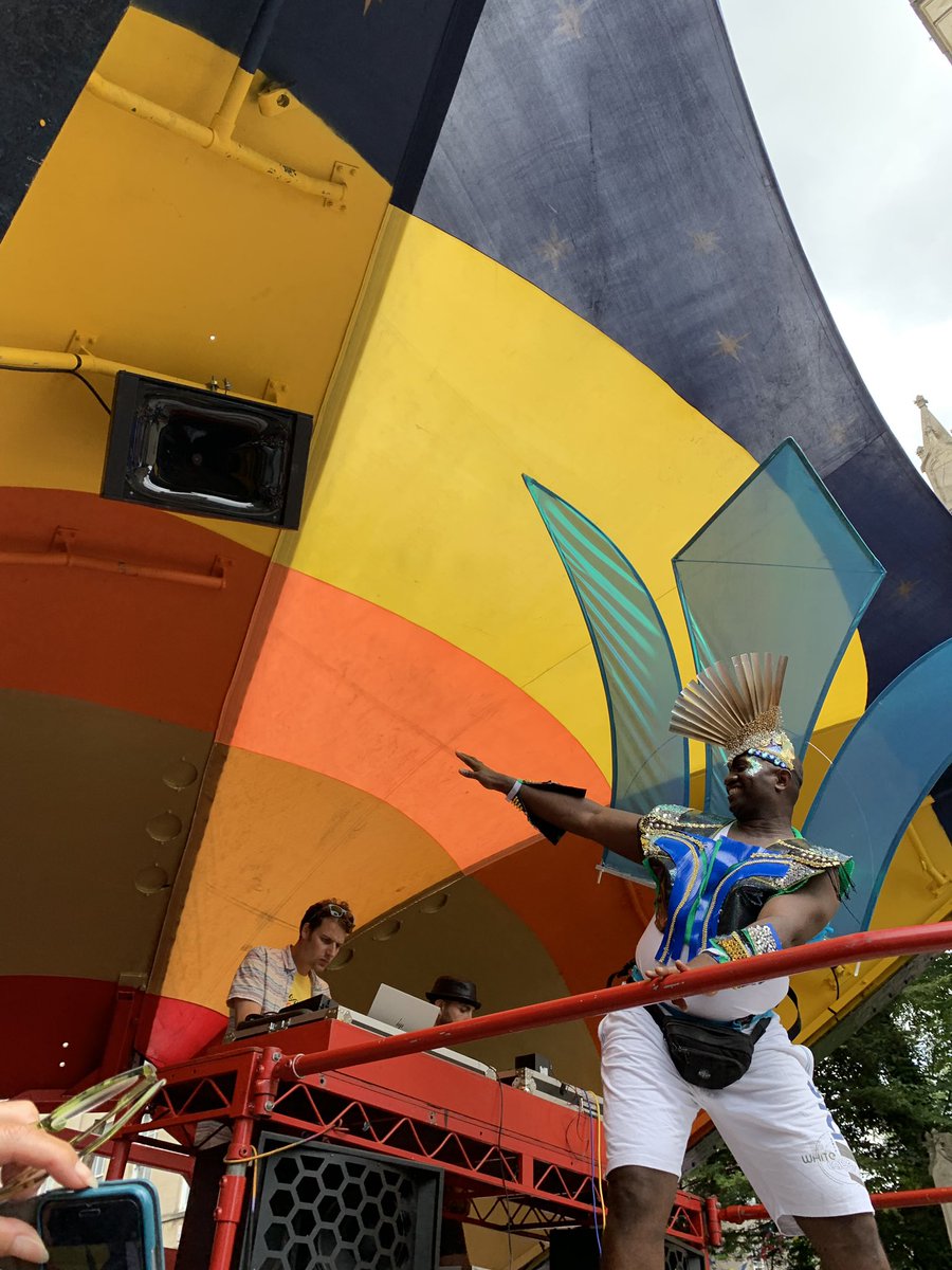 Feel that carnival vibe tomorrow @paintworks_bristol with @agnesspencersamazing jerk chicken. He’s also a poet but you might not know it @milocool_  #bristol #paintworkslife