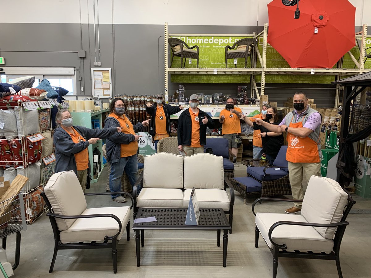 Great walk with our team at Sherman Tx. Got a chance to recognize Austin, one of our newest associates. Thanks for all your hard work! ⁦<a href="/BillyDCampo/">Billy Campo</a>⁩ ⁦<a href="/SMaurice2/">Sally Maurice</a>⁩