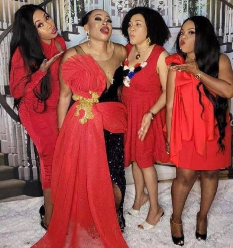 MobilePunch's tweet photo. Photostory: Lady Throws Party To Celebrate Her Divorce https://t.co/oApxG5LncK