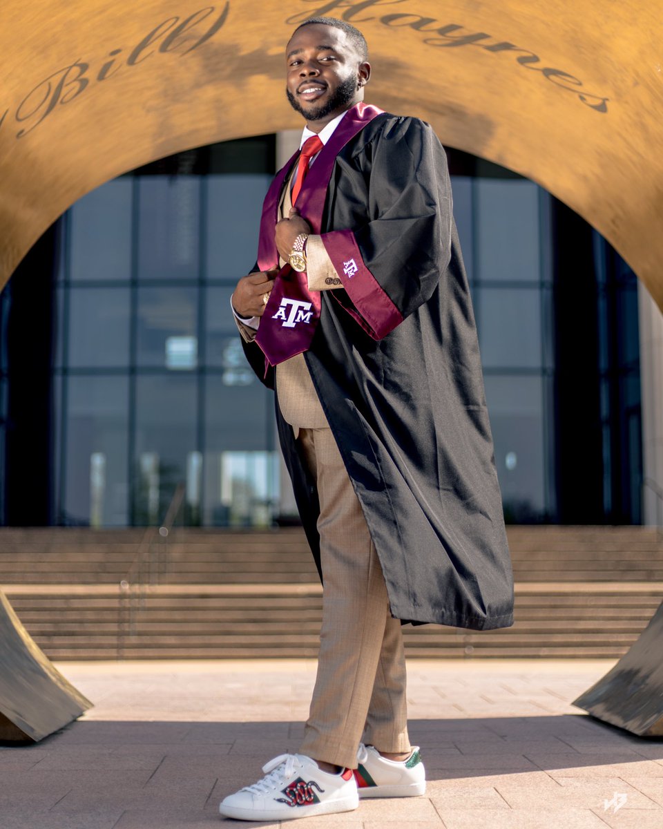 My mama been told me don't give no poor performance. 

• PSALM 55:12 🙏🏾
• 1st Generation College Student 💼 
• May 20th, 2021 @ 7:30 👨🏾‍🎓
• B.B.A Management - Consulting 🍾
• From THE Texas A&amp;M University 👍🏾

Keep expecting BIG things from the kid. I can &amp; I will. 📈 #Aggie4L