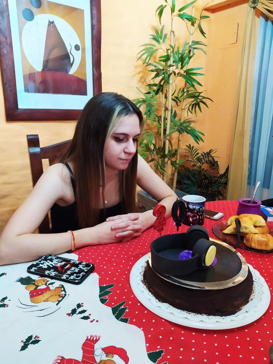 lulistone12's tweet image. Me sacaron esta foto y sin querer me sumé a este club