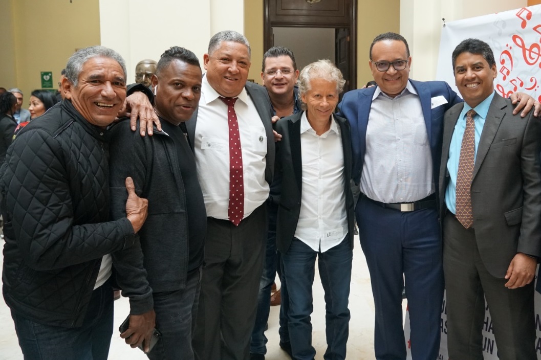 SaycoOficial's tweet photo. Redes Sociales se encienden a favor de SAYCO https://t.co/nR1qkXFa2Y a través de @SAYCO #SoySayco https://t.co/dzmUMpifvZ