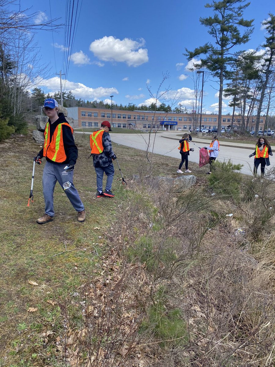 “Never doubt that a small group of thoughtful, committed citizens can change the world; indeed, it is the only thing that ever has.” —Margaret Mead Thank you to our CBL 11 students for taking time to collect litter around SRHS. Happy Earth Day!