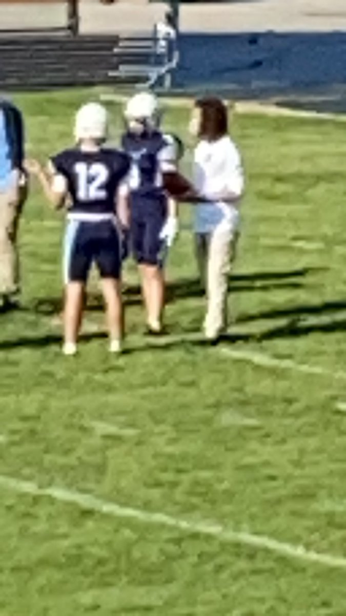 LeslieH05's tweet image. Beautiful day for some Pioneer football. Let's get this win! Ⓜ️🏈🅿️ #RH3 #CoachAD