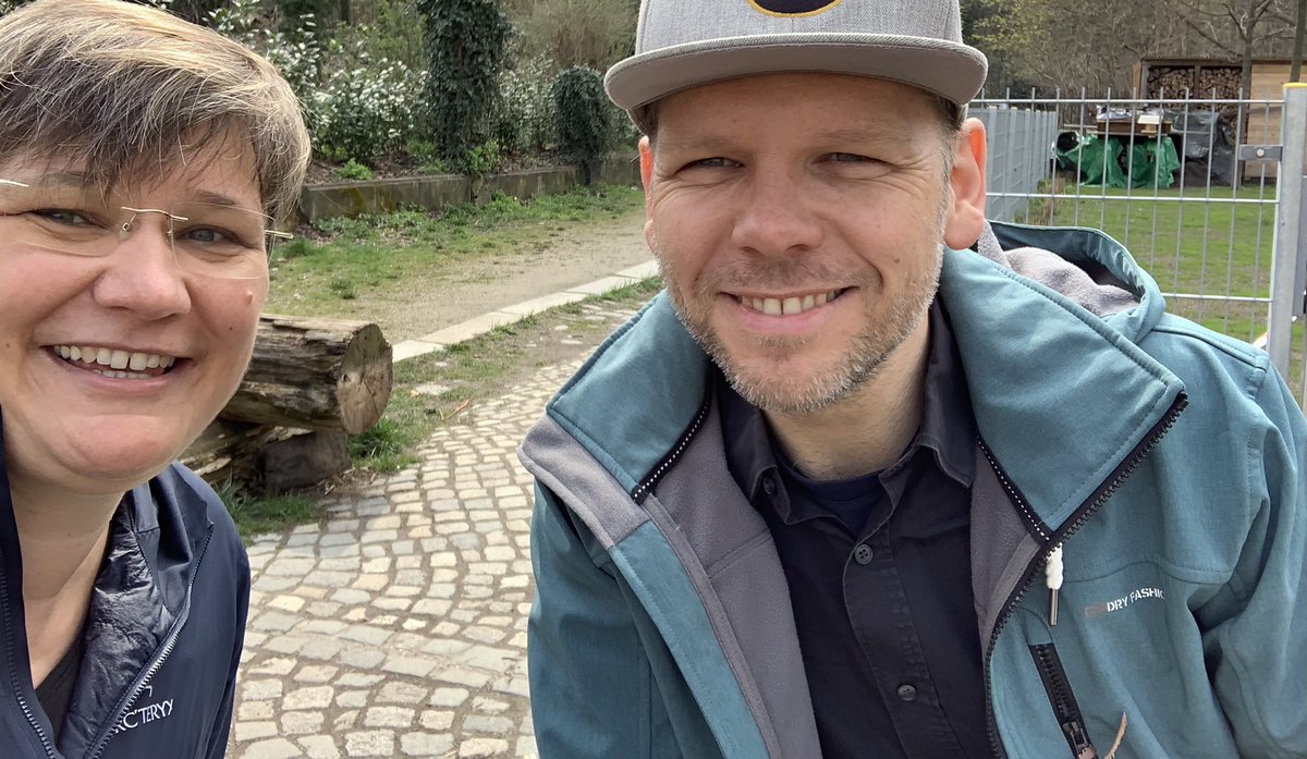 ceitwitt's tweet photo. First lunch this year together with a long term business friend - such important to have somebody to chat ... @anschiemann #openair #distance #workcel #jasp https://t.co/8HvJAYziGI