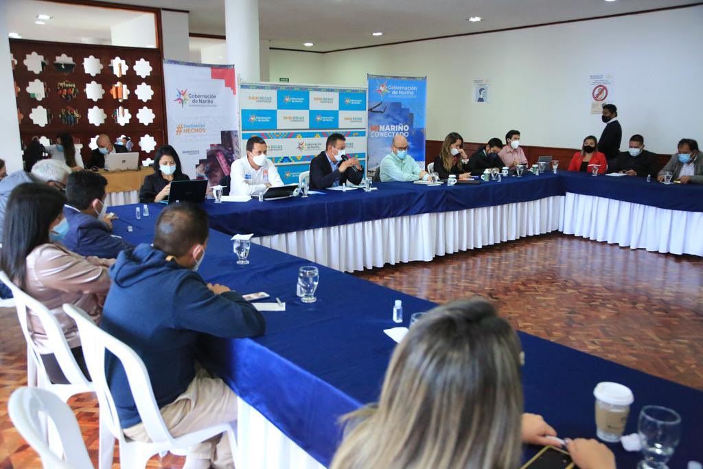 #AEstaHora Presidente @ManuelFelipeGut y Vices <a href="/EdoGutierr1/">Luis Edo Gutierrez</a>, <a href="/DianaC_Cardona/">Diana Cardona</a>, <a href="/DiegoAMS24/">Diego A. Morales</a> y <a href="/Ramirezlaguado/">Fernando Ramirez</a> junto con el gobernador <a href="/jhonrojasca/">Jhon Rojas Cabrera</a> se reúnen con gremios, diputados y representantes de transportadores para abordar ajuste tarifario del proyecto Pasto-Rumichaca