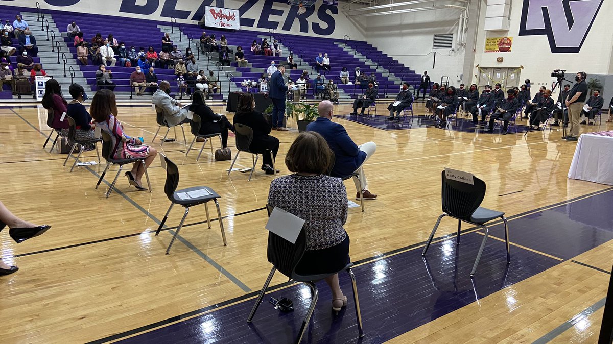 Our first class of AVID Early College seniors are GRADUATING with their Associates Degree from USC Sumter! Congratulations!! #RichlandTwo #PremierStartsHere #AVID <a href="/USCSumter/">USC Sumter Fire Ants</a>