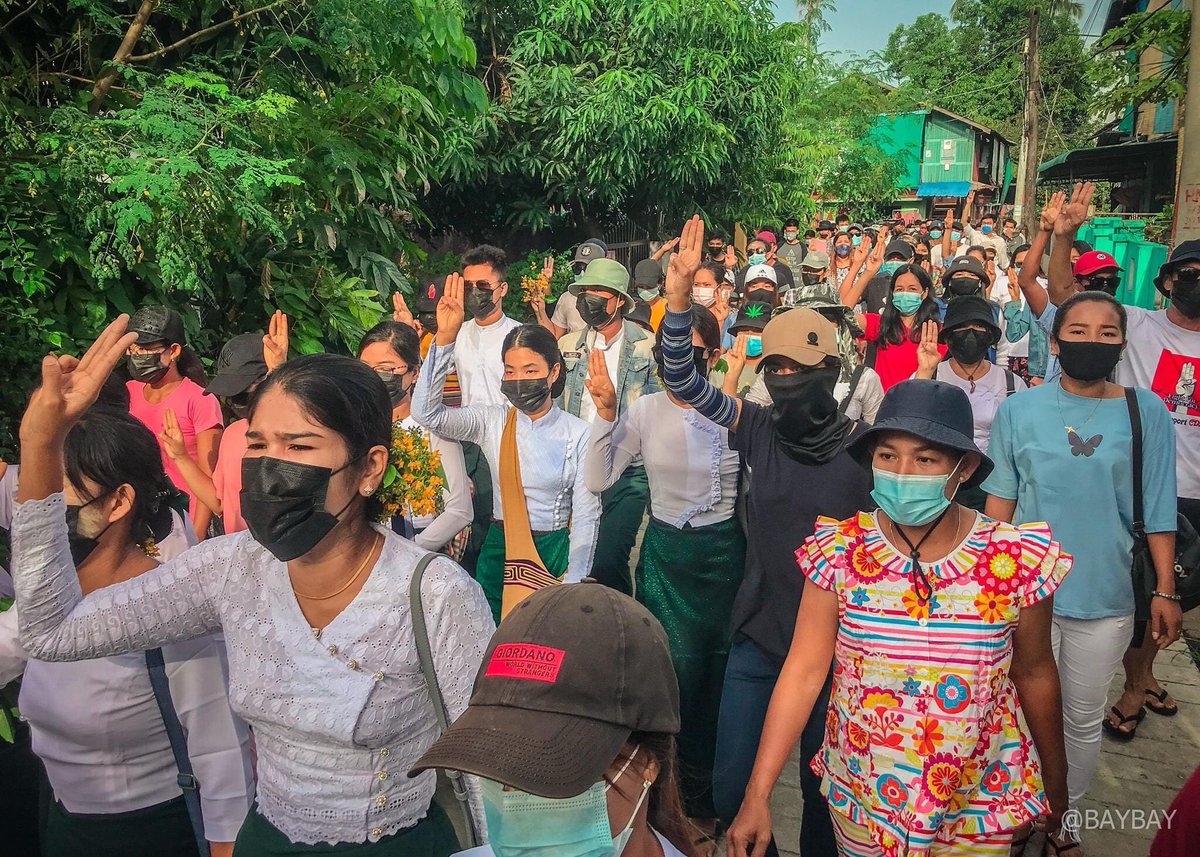 ms_monn's tweet photo. Powerful Dawei strike protested against dictatorship today. Afterwards, the strike was brutally cracked down by Junta and 4civilians  including a woman were forcibly abducted reportedly.
#Apr21Coup
#ReleaseTheDetainees
#WhatsHappeningInMyanmar https://t.co/gaxLkkrfOI