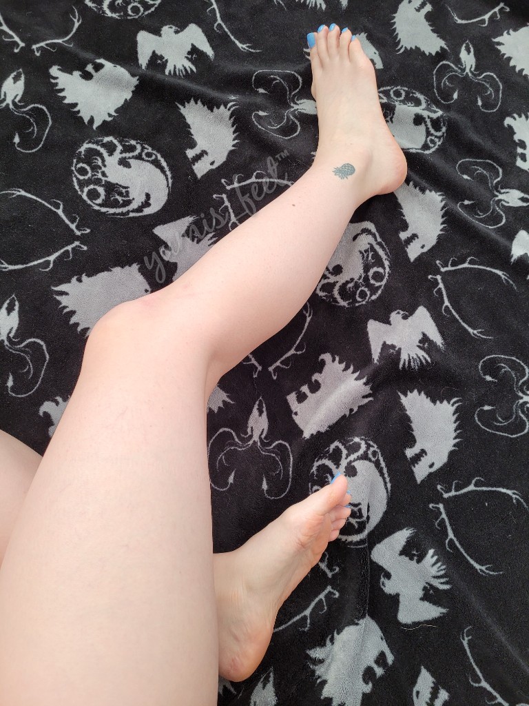 Game Of Thrones fans! What is your favourite house? 

| Legsfordays | Solesandtoes | Ankletattoo | Longtoes | Asianfeet |