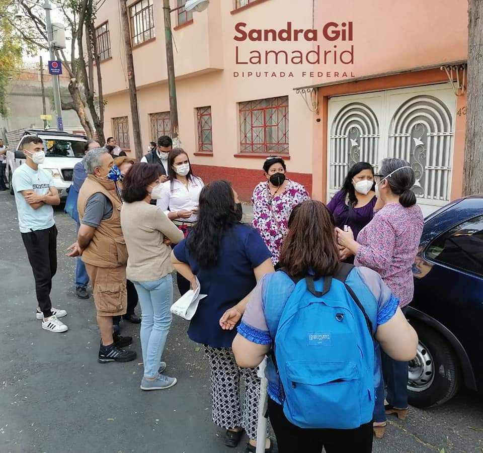 sandybell08's tweet photo. Se está por llevar a cabo el proceso electoral más grande de México, donde la paridad de género se hará por principio constitucional.
¡Las mujeres ocupando cargos de decisión! 
#SigamosEnEquipo #cargosdeelecciónpopular #mujeres #ParidadDeGénero #morena https://t.co/aNjhndnLCY