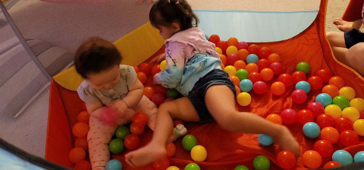 WAbyss025's tweet photo. The greatest joy is when they play together ❤ https://t.co/LVBLeHM8U6