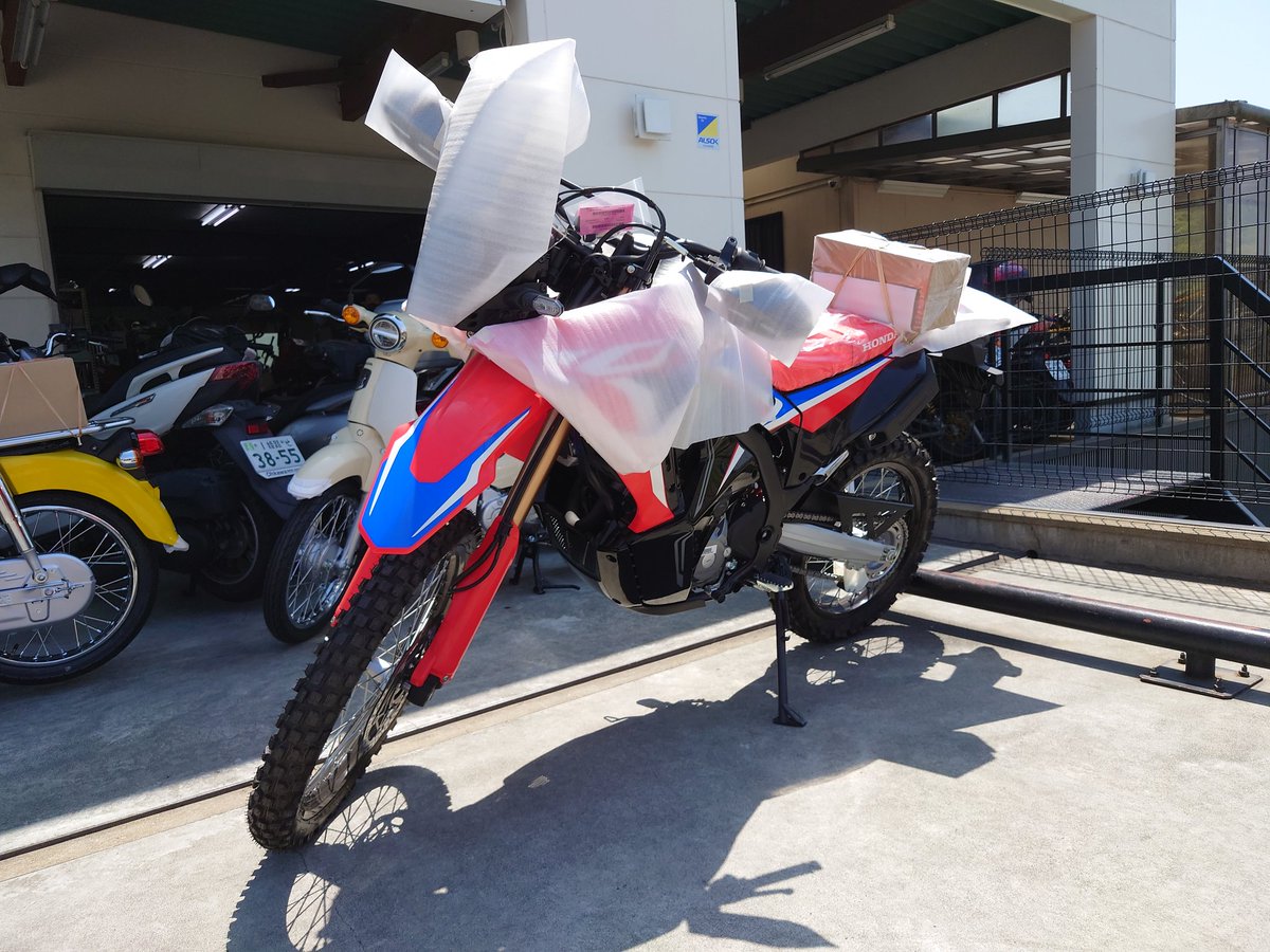 ペンギン丸 新型crf250rally納車完了 Crf250rally4 Twitter