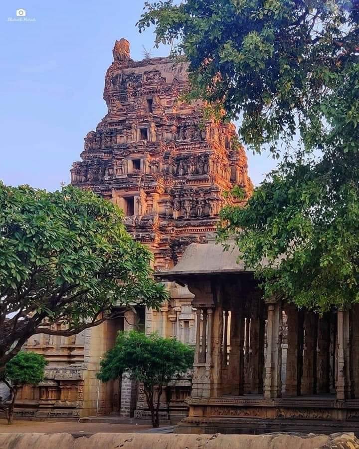 🕉