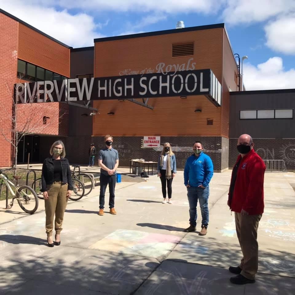 mrsdartaylor's tweet photo. Wellness Week continues  Maryann Auger, “served” up great info on What is food?Lunchtime Chalk Talk, Hopscotch, and yoga. Matt  &amp; Ash of  Riverview Parks &amp; Rec. stopped by. Partnership at its best...community, district, school. Anglophone East School District RHS 2020-2021 https://t.co/u3r5snzfot