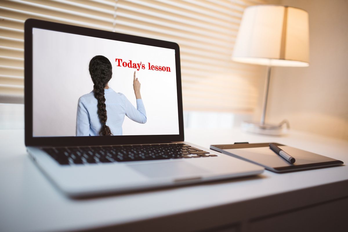techlearning's tweet photo. How to Launch a Flipped Classroom
https://t.co/yk4omjPwNz
#flippedclassroom #flippedlearning #teachertwitter #teachingtips https://t.co/4SAVjQ8nqF