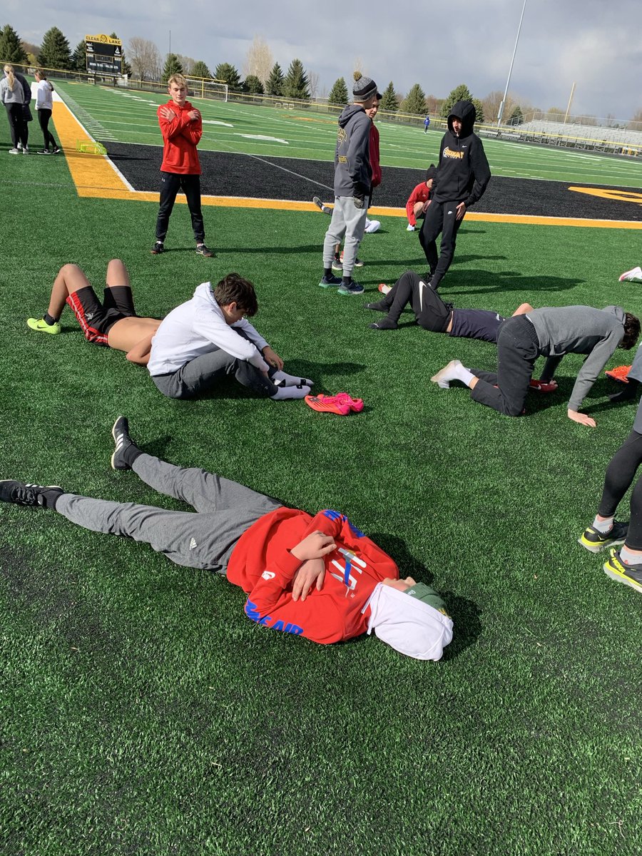 ClearLakeTF's tweet photo. The boys killed their lactate workout today after our meet was cancelled! Many pushed through the pain and got better. Special things ahead in the future with the work, attitude, and energy we saw today! #LionSpeed 🦁⚡️🦁⚡️ https://t.co/NsiUwt10Gg