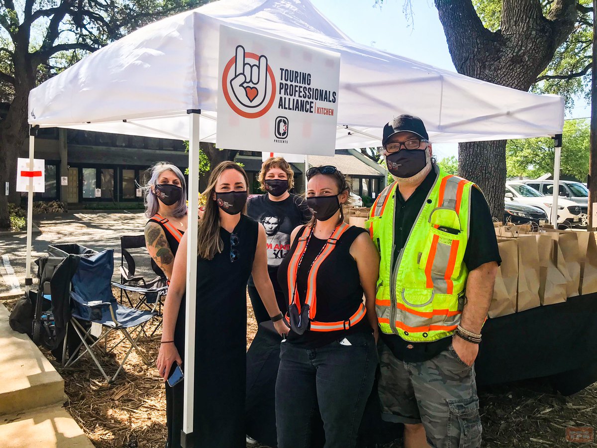touringpros's tweet photo. Thank You to all involved in today’s TPA Kitchens!
•
Be sure to register for next week’s meals!
For info & deets:
https://t.co/GTl4KGPsWG
•
#TPA #austin #sanfrancisco #nashville #cotognasf #loroaustin #chaatable #touringcrew #C3presents #CMA #anotherplanetentertainment https://t.co/4tf3irPIuw