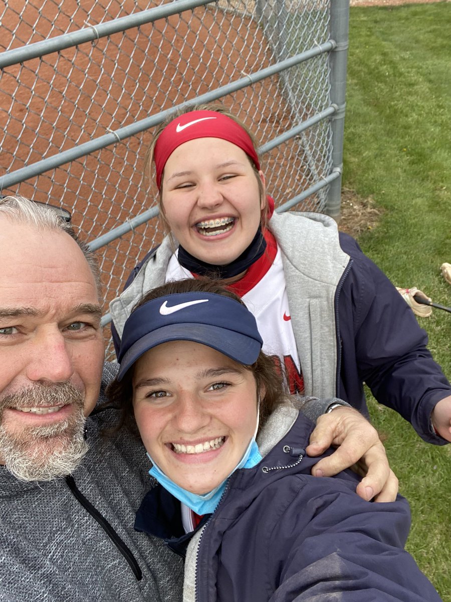 coach2morrow's tweet photo. Another Tuesday HS Game. @SStormsoftball vs @bartlett_hsSB .
Loved seeing @CaraCruthers at SS with 3-BB, 1B @sophia_stinsa a 1B, @PaytonHowell27 at 2b with 1B, @cecebell17 with a 5 inning complete game shutout and @BurzawaAlexa 1B, 2B playing CF for the Hawks. https://t.co/tOW8W5V6pP