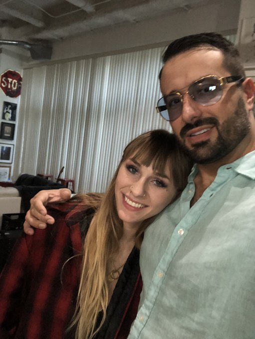 Just finished shooting with this beauty @AngelYoungsxxx she&rsquo;s amazing https://t.co/62ouF1nOpT<a class="tags" href="/tag/angelyoungsxxx">@angelyoungsxxx</a><a href="/tag/mvsales"class="tags"><span>#mvsales</span></a><a href="/tag/mvboys"class="tags"><span>#mvboys</span></a>