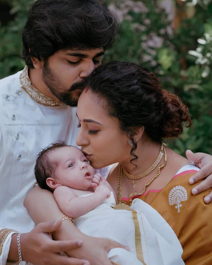 Sumi_Twitz's tweet photo. பொறுமையிற்  சிறந்த  பூமியும் உண்டு பூமியை விஞ்சிய தாய்மையும் உண்டு இவை அனைத்தையும் தாங்கும் வள்ளமை தந்தைக்கு உண்டு..!!

#காலைத்_தென்றல் https://t.co/rIWoJFpuTq
