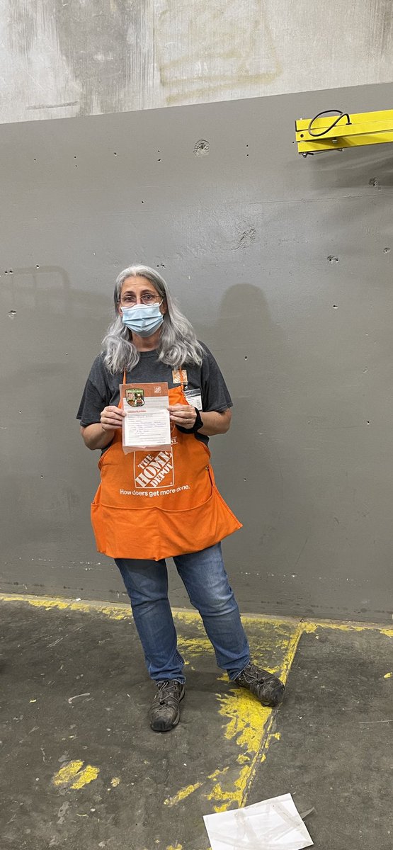 ECook1225's tweet photo. It all starts behind the scene. D93 supervisor Tracy receiving a homer for driving share holder value. Thank you Tracy for all that you do. @BabyBoi1977 @BacaDavidbaca6 @tracy_kautz https://t.co/Mxa5fFFWVP