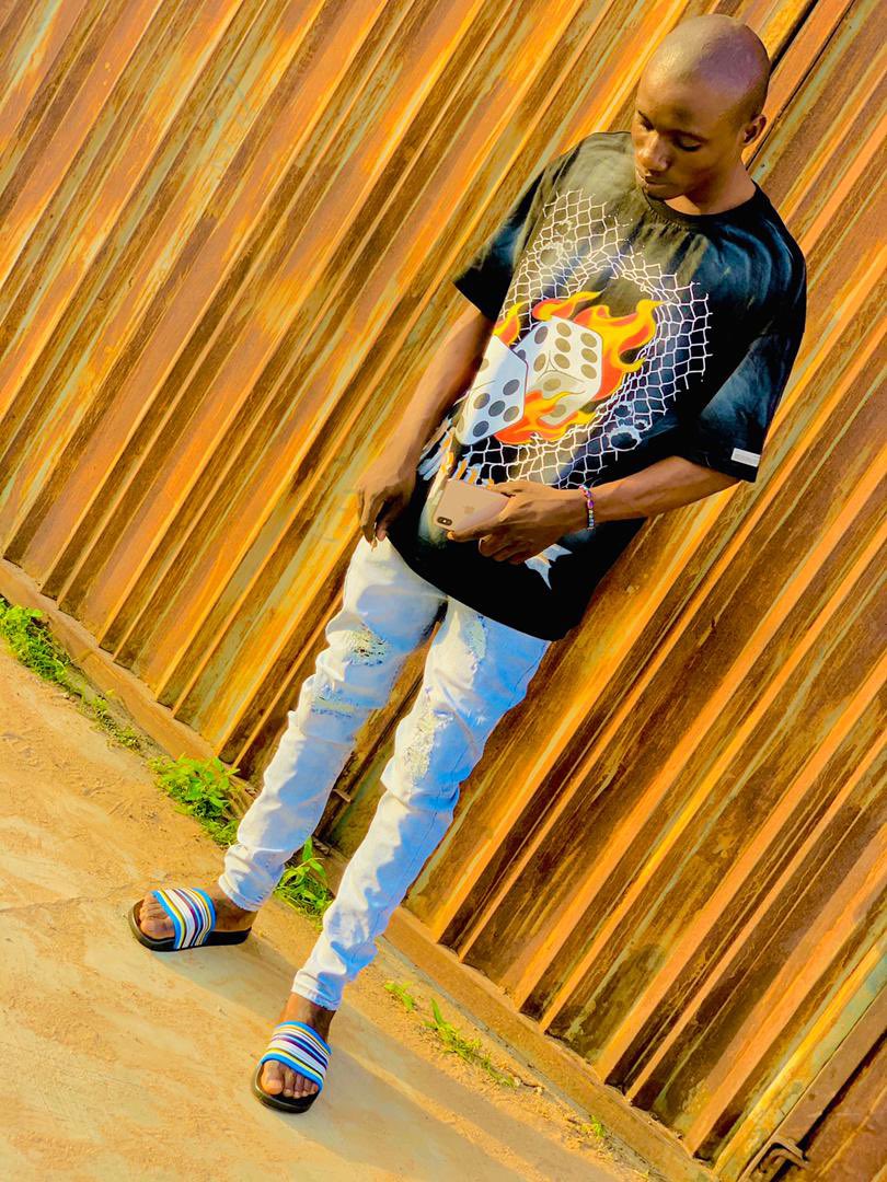 OGwalker8's tweet image. This young man out here chasing dream I hope you see that clearly ☹️